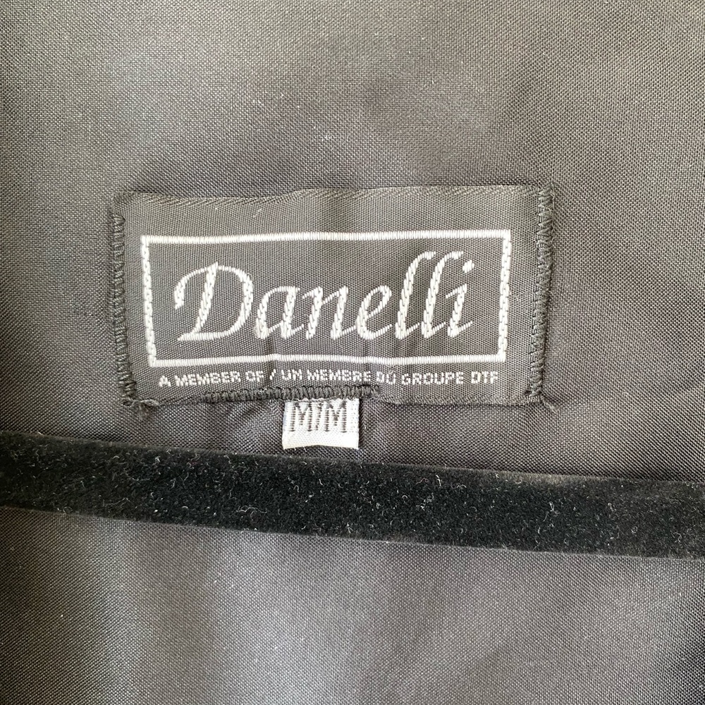 Vest - Picture 3 of 4